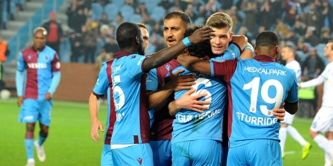 Trabzonspor kupada gol yadrd!