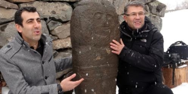 Erzurum'da 2 bin 500 yllk 'Ta Baba' heykeli bulundu