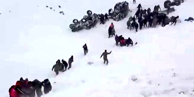 Çığda hayatını kaybedenlerin sayısının 50 olduğu iddia ediliyor