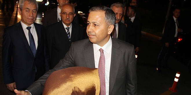 İstanbul Valisi: Hastanelere 139 yaralı taşıdık