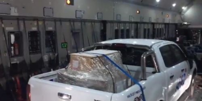 AFAD ve jandarma personelini taşıyan uçağı Van'a indi