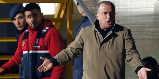 Fatih Terim çılgına döndü: Hasta ya, ruh hastası