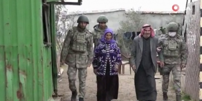 Mehmetçik'ten Türkmen aileye şefkat eli