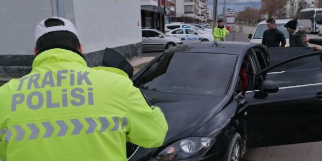Aksaray'da trafik magandasına 2 bin 744 TL ceza kesildi