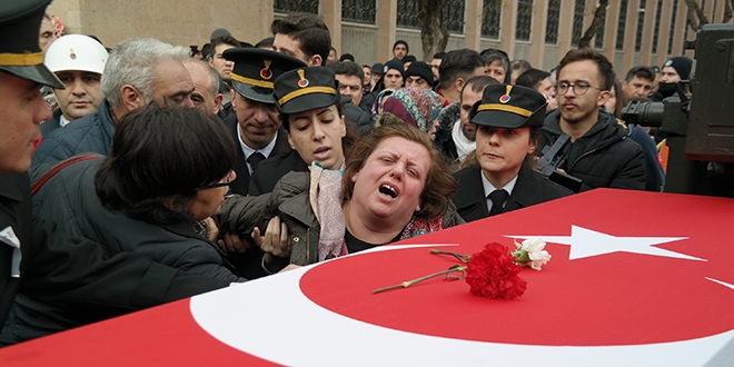 Şehit annesi: Yalvarıyorum size, almayın yavrumu