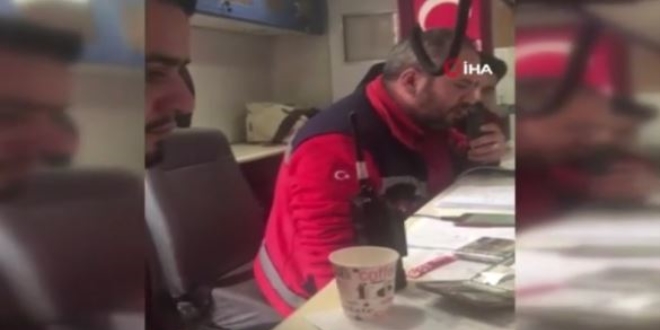 Çığ bölgesindeki ekiple telsiz görüşmeleri kamerada