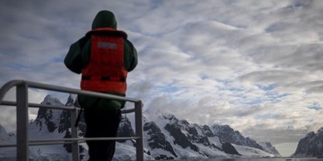 Trk bilim insanlar Antartikadan sonra Arktik'te de bakteri kefetti