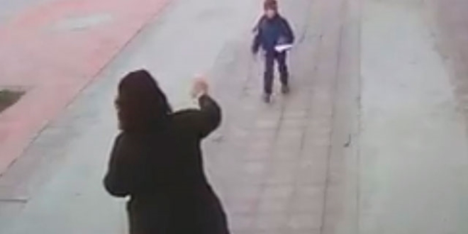 İlkokullu Mehmet'in Türk Bayrağı hassasiyeti