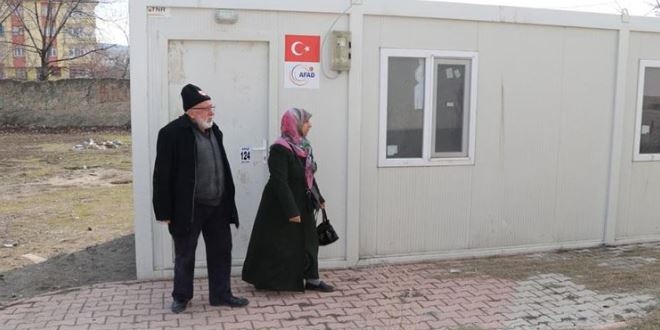 Elazığ'da 27 noktaya bilgilendirme konteynerleri kuruldu