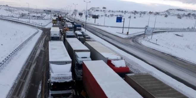 Kayseri-Malatya kara yolu araç ulaşımına kapandı