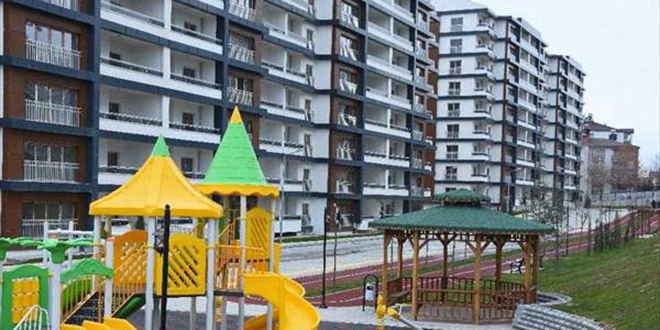 Elazığ depreminde yakınlarını kaybeden 15 aileye TOKİ'den ev