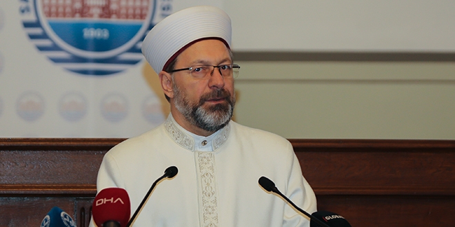 Başkan Erbaş'tan 'sigara haramdır' açıklaması