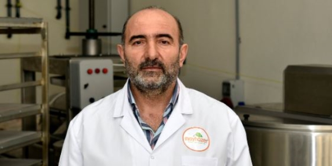 Emekli öğretmen organik pestil üretti, internetten satıyor