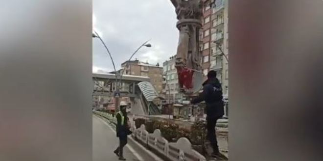 Emniyet Genel Müdürlüğünden 'bayrak' paylaşımı