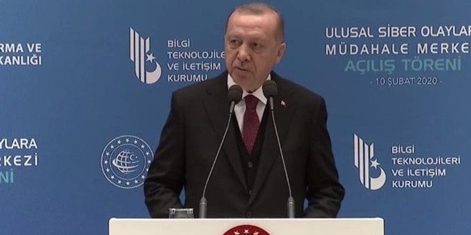Erdoğan'dan sosyal medya ve internet uyarısı