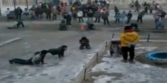 Öğretmene, buz üstünde şınav çektirme soruşturması