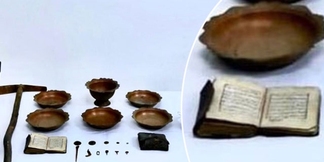 Mu�la'da 900 y�ll�k el yazmas� Kuran ele ge�irildi