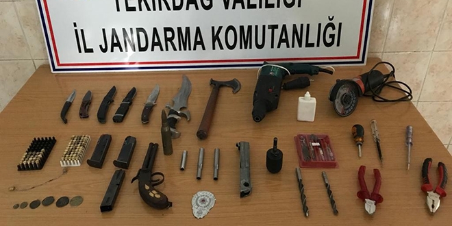 Tekirda�'da bir evde u�aksavar mermisi ele ge�irildi