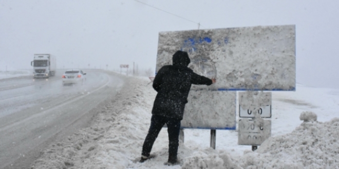 Sivas'ta termometreler sıfırın altında 20 dereceyi gösterdi