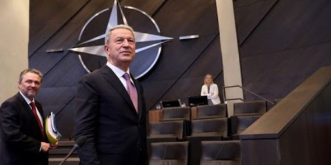 Milli Savunma Bakanı Akar, NATO Karargahı'nda