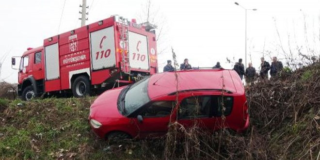 Kardeşini öğretmenlik mülakatına yetiştirirken kaza yaptı