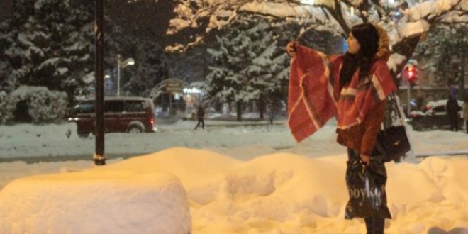 Erzincanl�lar beyaz �rt�n�n mutlulu�unu ya�ad�