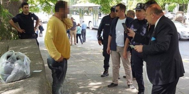 Meclis önünde kendini yakmaya çalıştı! İşte detaylar...