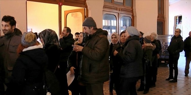 Büyükada'da zam sonrası adakart kuyruğu