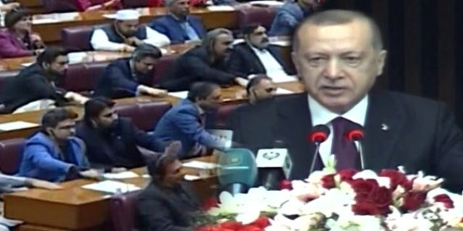 Pakistanlı vekillerin masaya vurmasının nedeni sonradan anlaşıldı