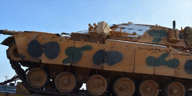 Suriye sınırına tank sevkiyatı