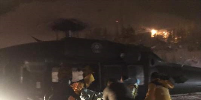 Kalp krizi geçiren polis helikopterle hastaneye ulaştırıldı