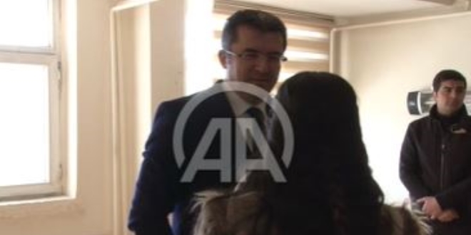 Teröristlerin kaçırmak istediği genç kızlar Vali'nin girişimleriyle kurtarıldı