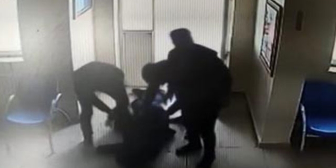 Zehirlenen sağlıkçılar, gittikleri sağlık merkezinde fenalaştı