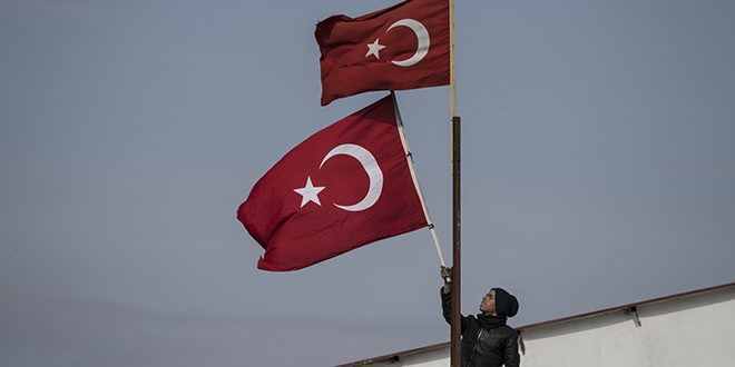 Hatay'ın Reyhanlı ilçesi bayraklarla donatıldı