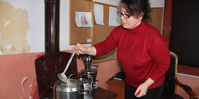 Öğrencilerine her sabah çorba pişiren öğretmen