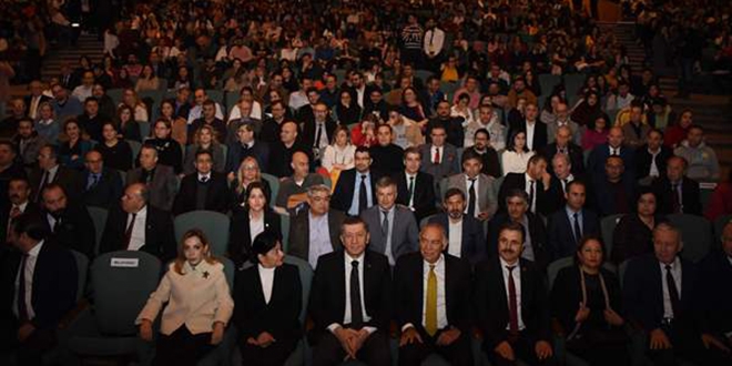 Bakan Selçuk, Muğla'da öğretmen adaylarıyla buluştu