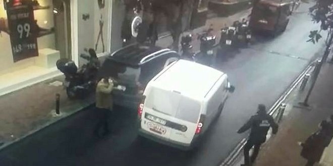 Kavga esnasında kontrolden çıkan araç yaşlı kadını ezdi