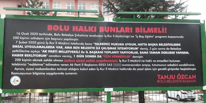 Belediye başkanı, cep telefonunu bilbordlarla afişe etti