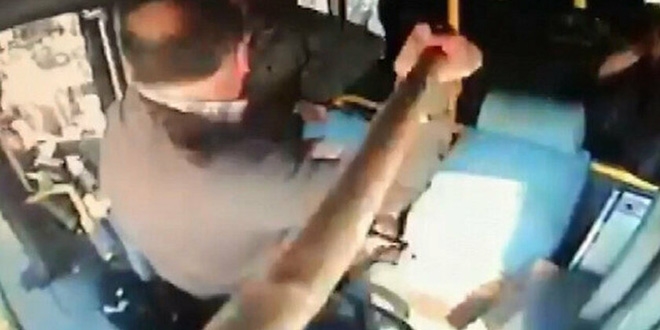 Trafikte 'beyzbol sopal�' deh�et