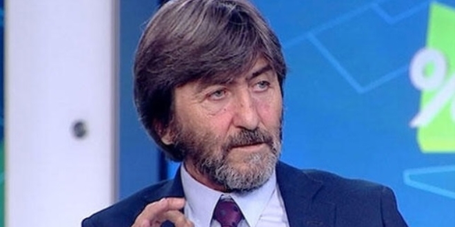 Rıdvan Dilmen: Futbol siyasete karışıyor