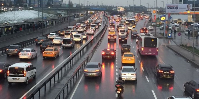 Ulaşıma % 35 zam sonrasında, İmamoğlu'nun yetkisi kaldırıldı