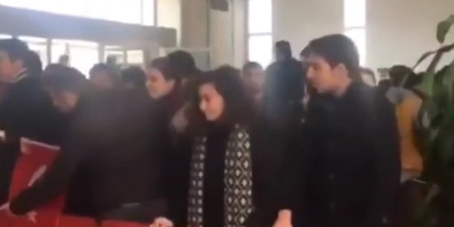 ODTÜ'lü öğrenciler PKK dışarı diye tezahürat yaptı