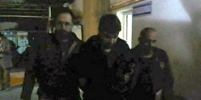 FETÖ'cüler imamlarıyla birlikte yakalandılar