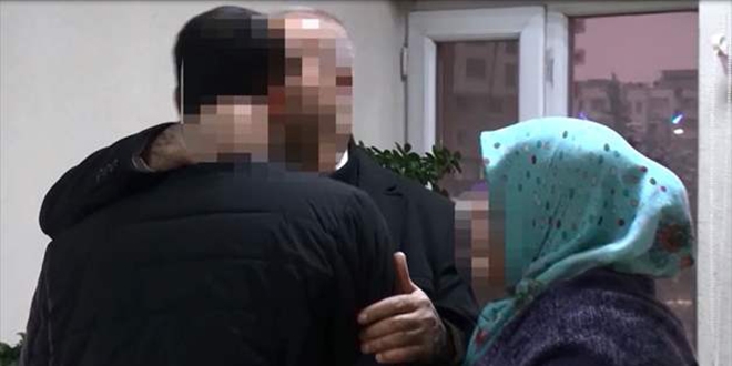 Diyarbakır annelerinin eyleminden etkilenerek teslim olan terörist ailesiyle buluştu
