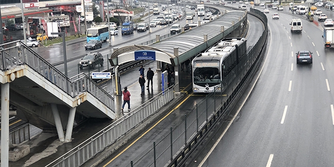 İBB'nin metrobüs durakları arasındaki zam oranı yüzde 79