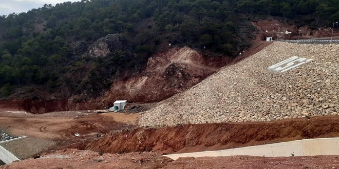 G�let s�z�nt�s� nedeniyle 2 k�y bo�alt�ld�, 4 k�yde okullar tatil edildi