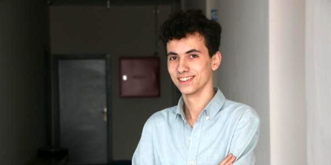 17 yaşında bilişim hizmetleri şirketini kurdu