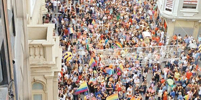 Batı'nın LGBTİ aşkı!