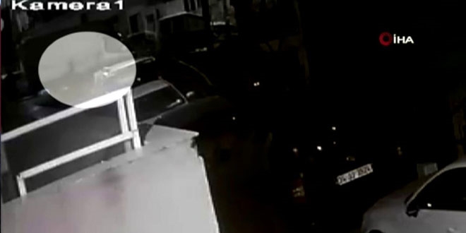 Şişli'de bebeğin çöp konteynerine bırakılma anı kamerada