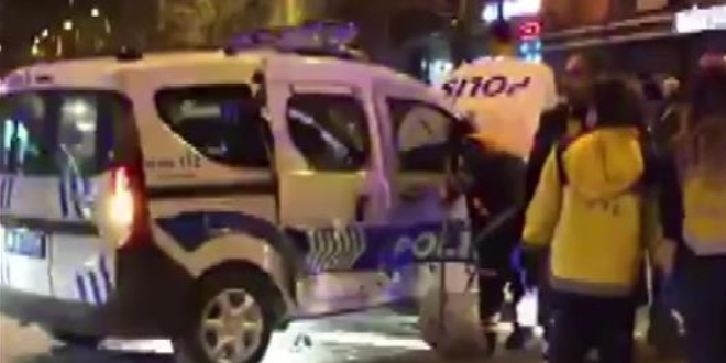 Otomobil polis otosuna çarptı: 2'si polis 3 yaralı